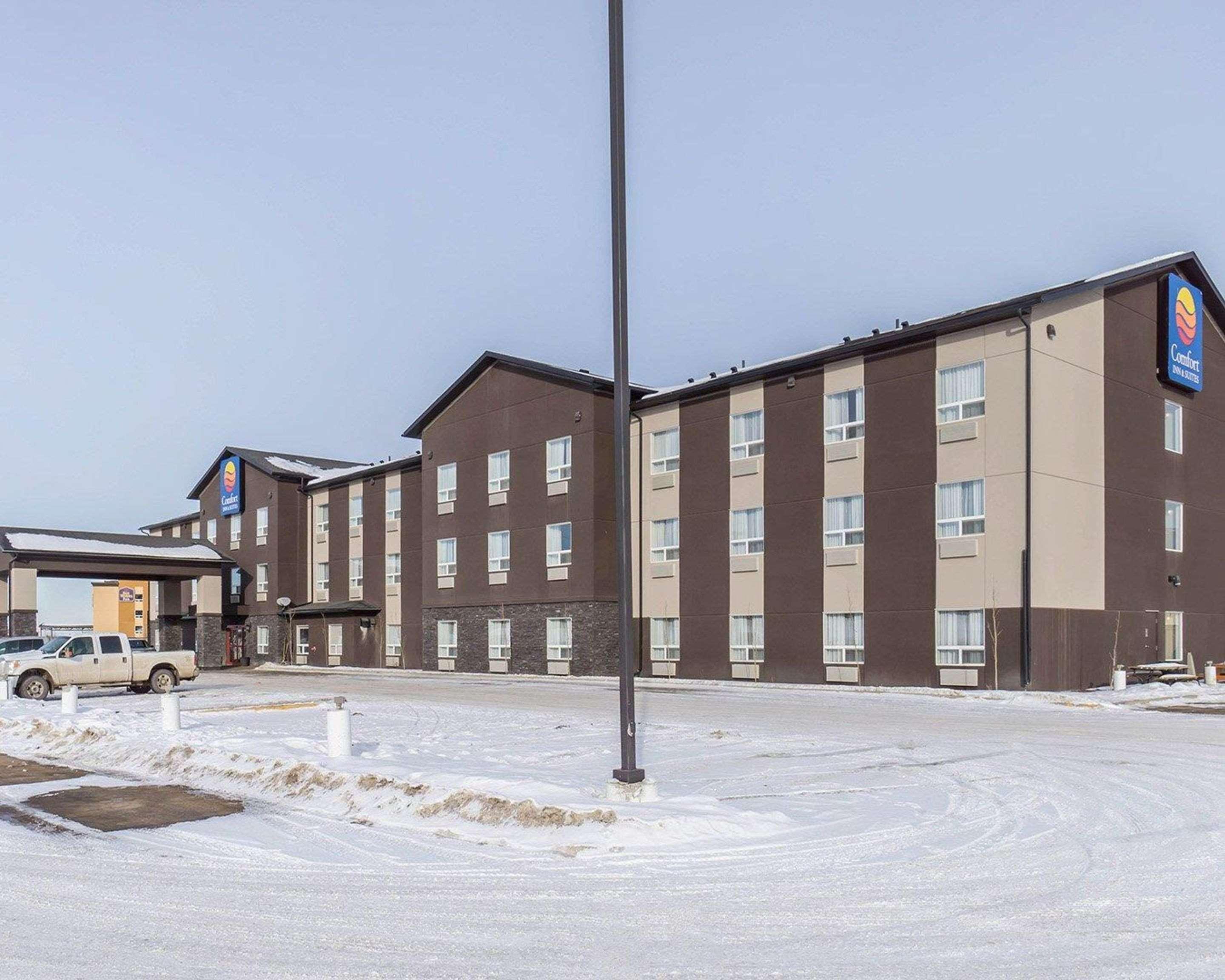 Comfort Inn & Suites Fox Creek Exterior photo